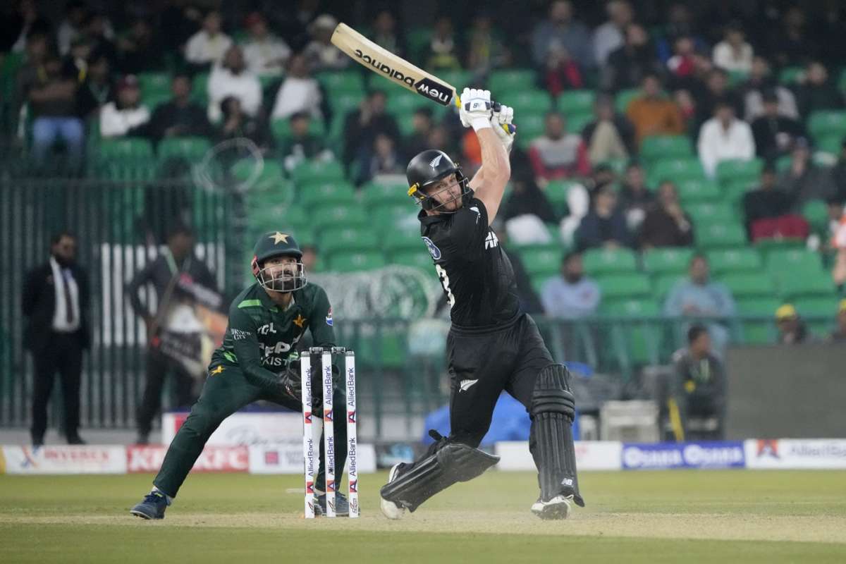 Big Win For New Zealand Over Pakistan in First Encounter of Tri Nation Series