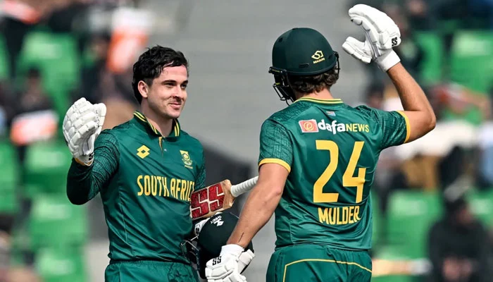 Matthew Breetzke’s brilliant 150 guides South Africa to a total of 304/6 against New Zealand